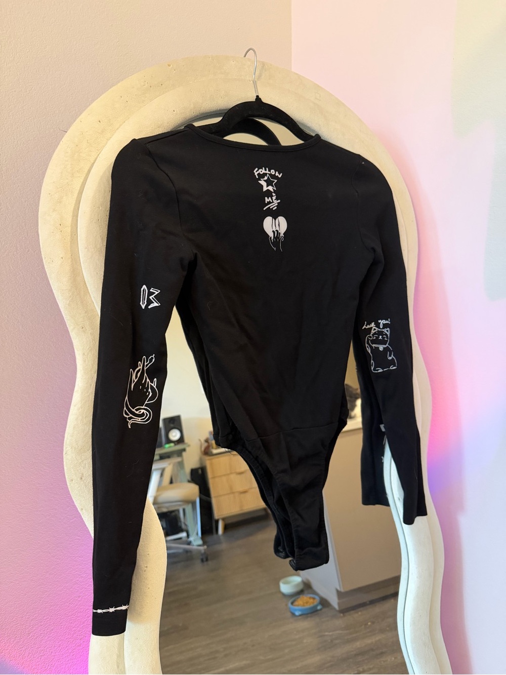 Maniere De Voir Black Graphic Zip-Front One-Piece Bodysuit - Picture 3 of 3
